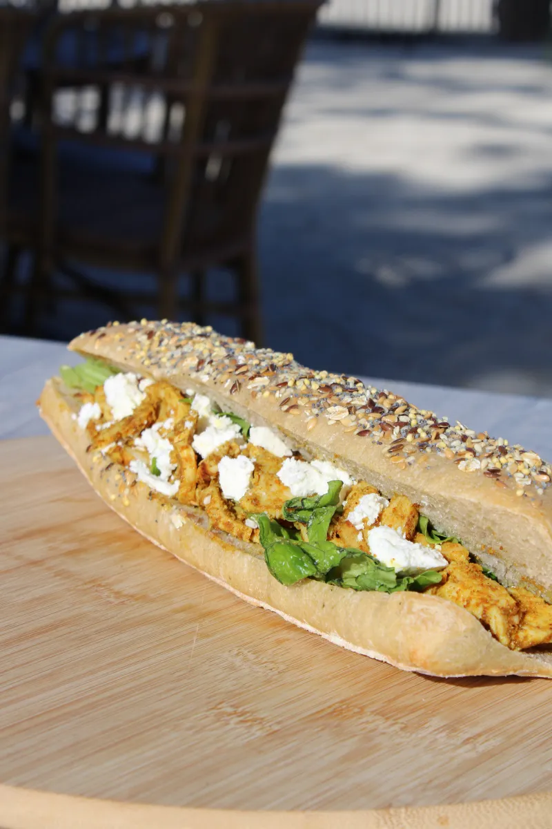 SANDWICH POULET AUX ÉPICES
